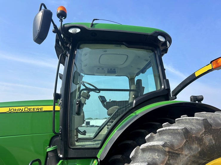 2012-john-deere-8285r-image-34