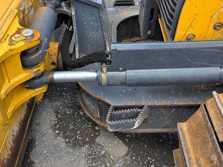 2014-deere-700k-lgp-image-13