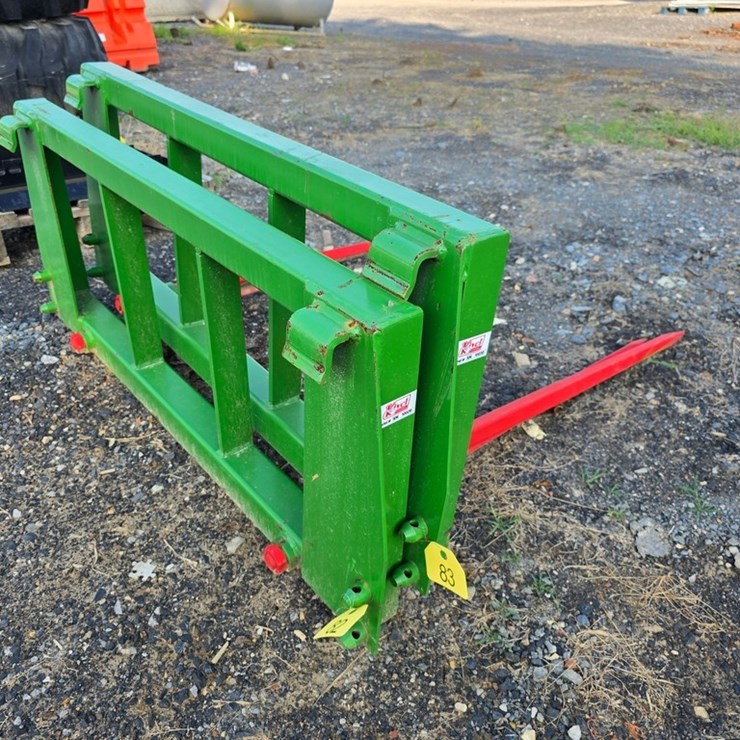 New John Deere Kivel Double Bale Spear