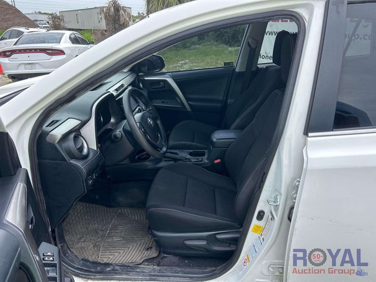 2018-toyota-rav4-image-12