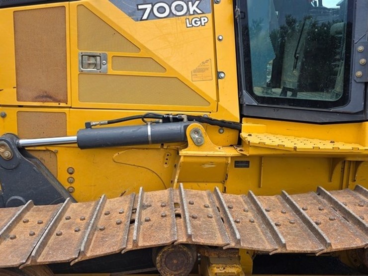 2014-deere-700k-lgp-image-16