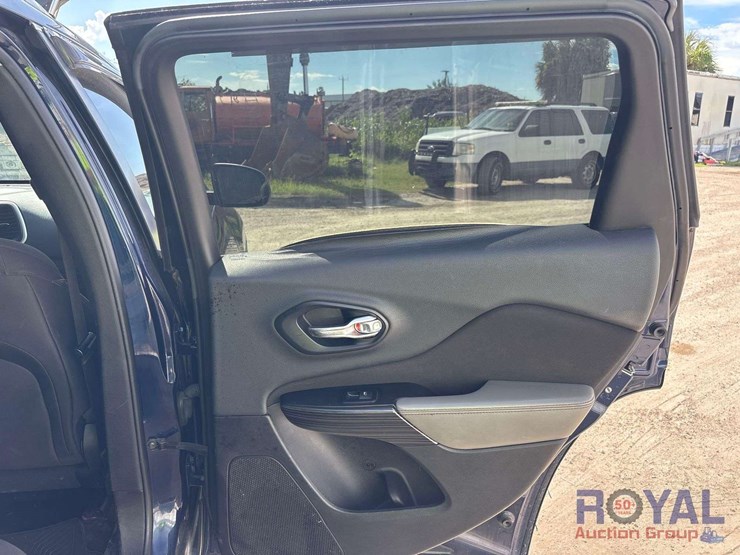 2014-jeep-cherokee-image-19