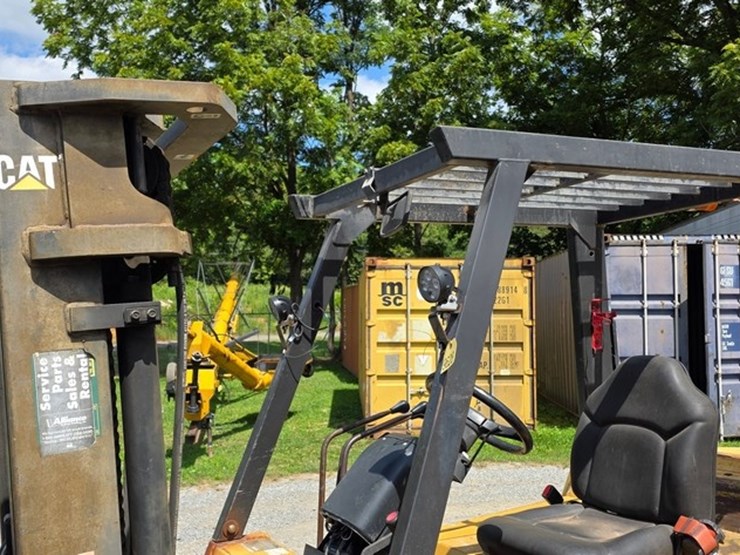 2005-caterpillar-dp40kl-image-28