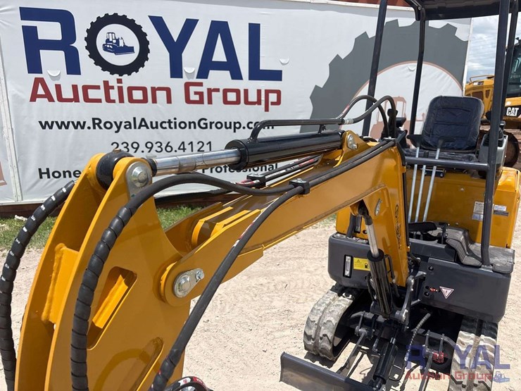 unused-2025-cfg-mx20r-mini-excavator-image-17