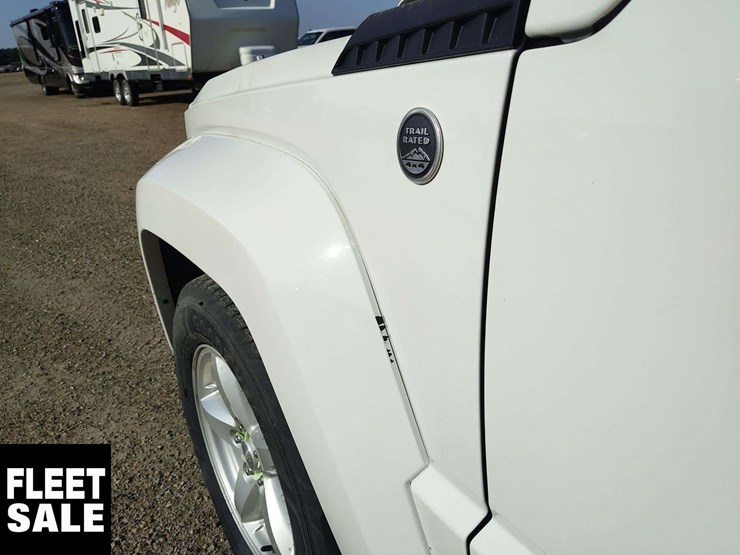 2012-jeep-liberty-image-37