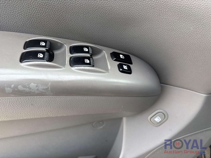2014-kia-sedona-image-9