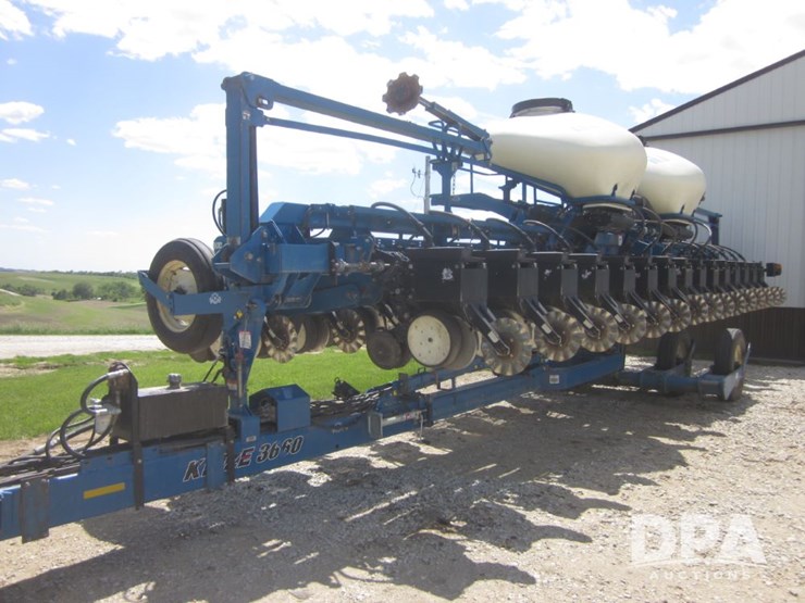 2010-kinze-3660-image-1