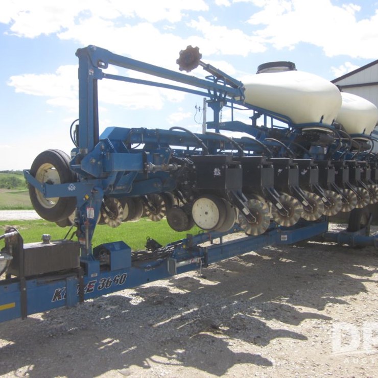 2010 KINZE 3660