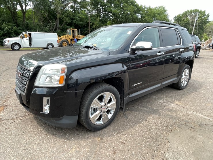 2015-gmc-terrain-slt-image-1