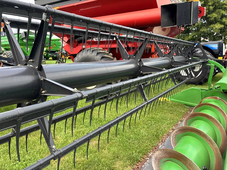 2010-john-deere-635f-image-23