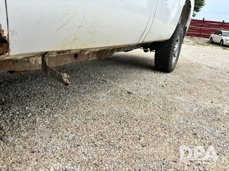 2013-chevrolet-3500hd-image-22