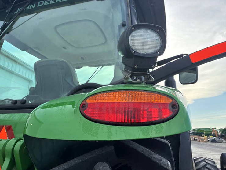 2012-john-deere-8360r-image-27