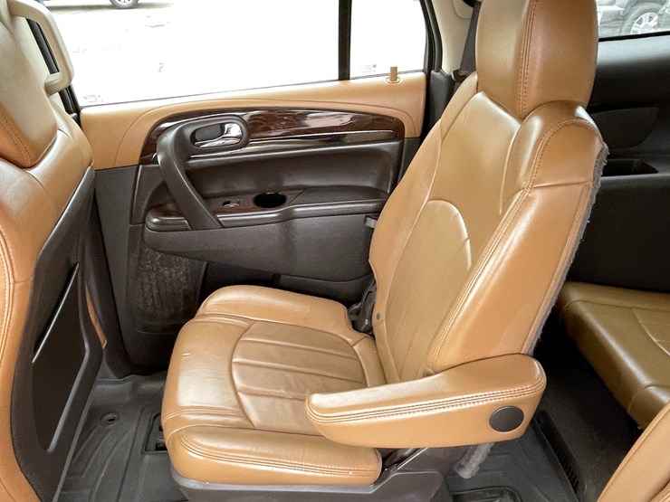 2014-buick-enclave-image-57
