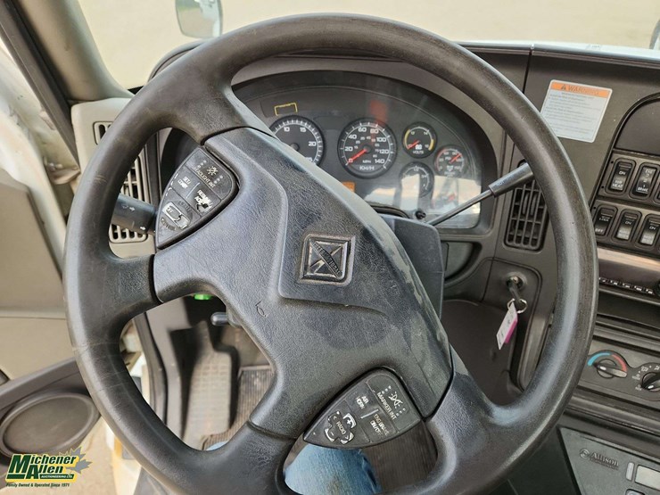 2017-international-prostar-image-9