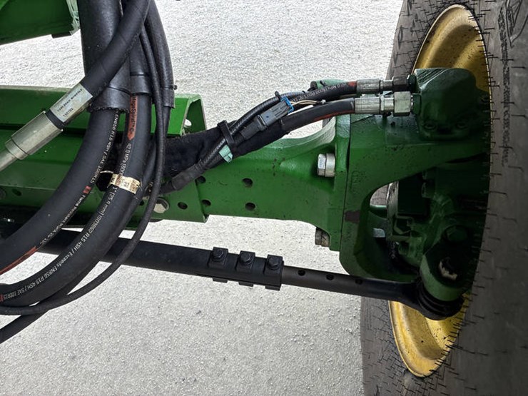 2014-john-deere-s680-image-45