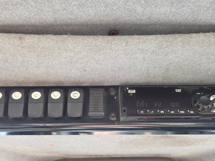 2019-caterpillar-d6n-lgp-image-78