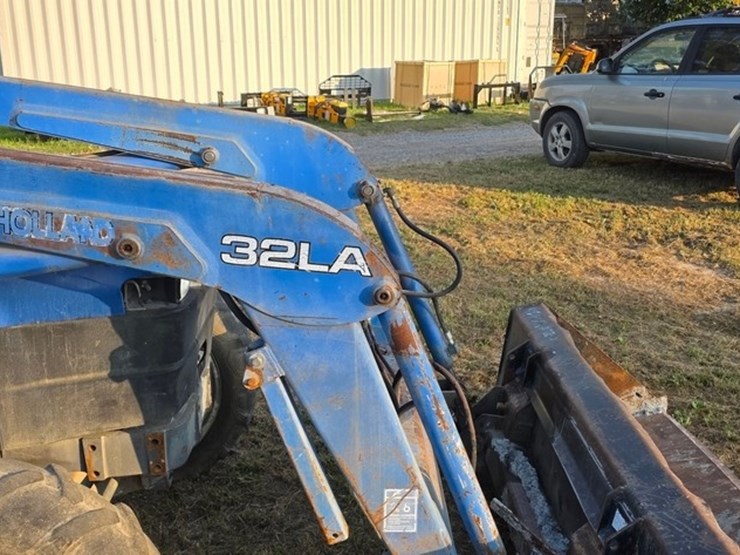 new-holland-tn70-image-9