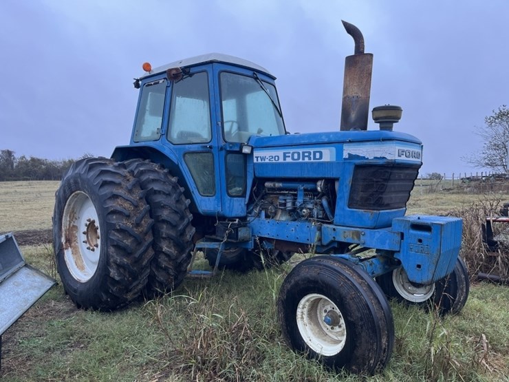 ford-tractor-image-2
