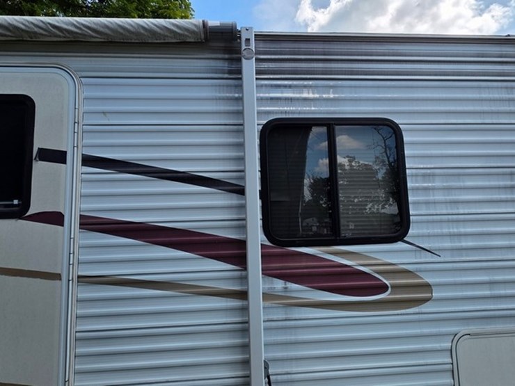 2003-fleetwood-2-axle-camper-(title)-image-10