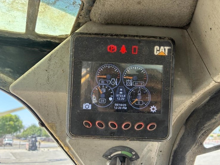 2013-caterpillar-262d-image-19