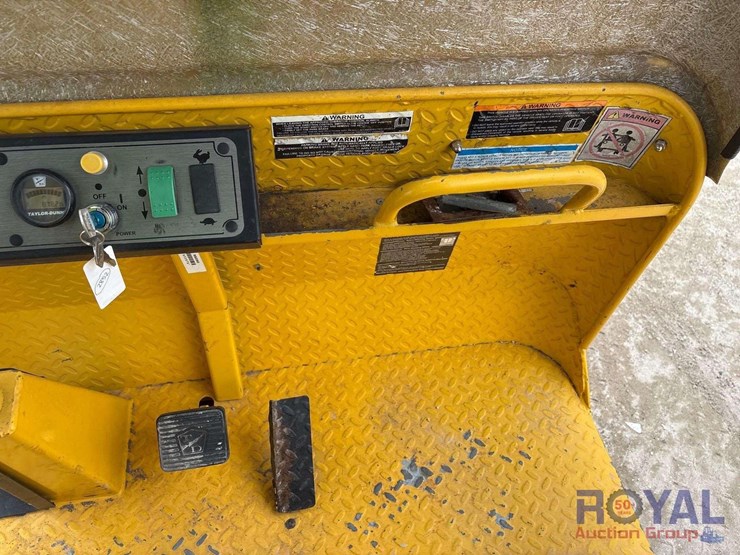 2017-taylor-dunn-b0-248-36-electric-utility-cart-image-9