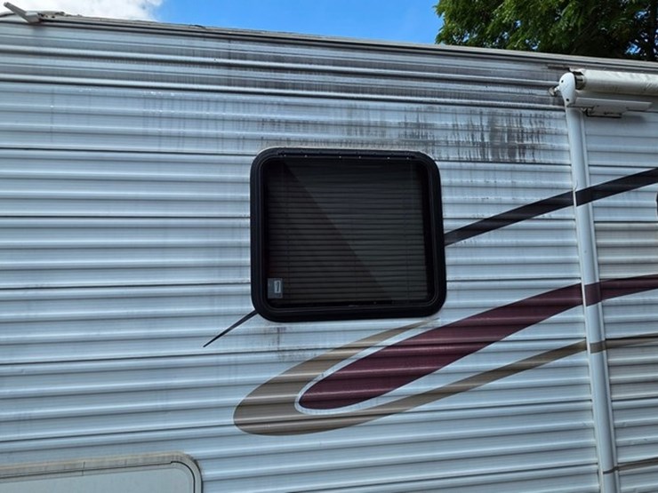 2003-fleetwood-2-axle-camper-(title)-image-22