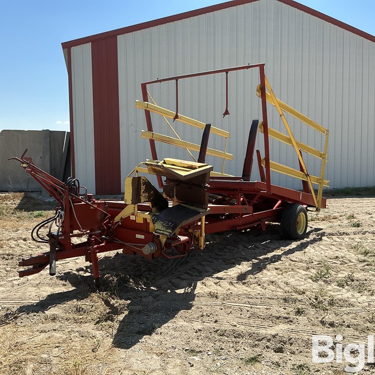NEW HOLLAND 1002