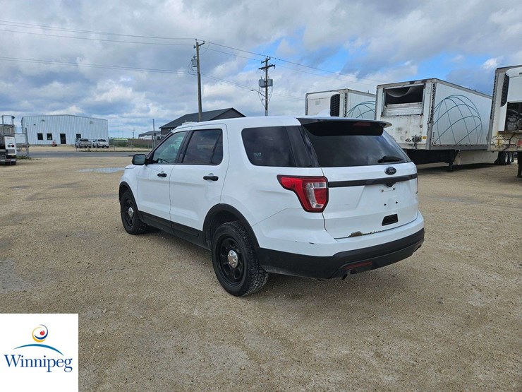 2017-ford-explorer-image-3