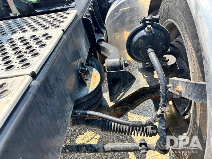 2014-kenworth-t660-image-52