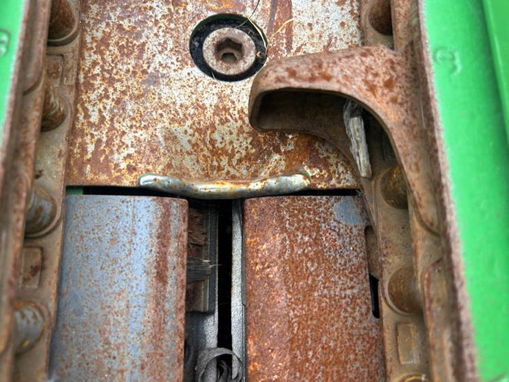 2011-john-deere-608c-image-43