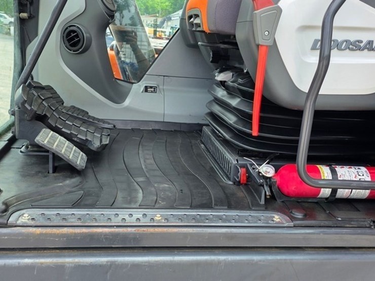 2019-doosan-dx225-lc-5-image-75