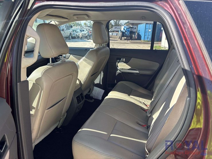 2012-ford-edge-image-18