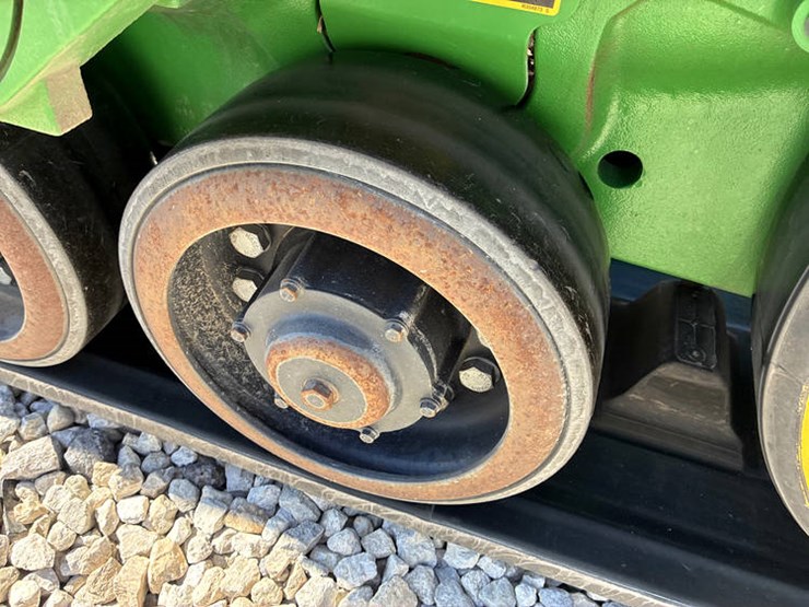 2020-john-deere-8rx-410-image-51