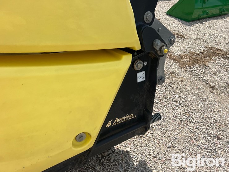 2020-john-deere-772-image-16