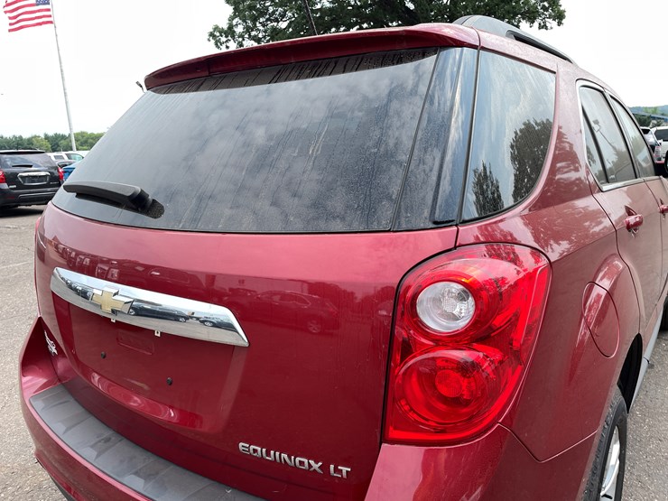 2015-chevrolet-equinox-lt-image-28