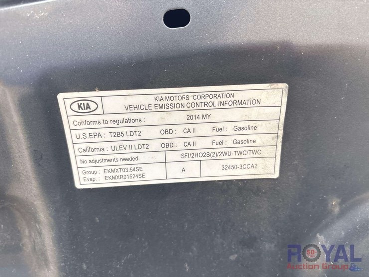 2014-kia-sedona-image-21
