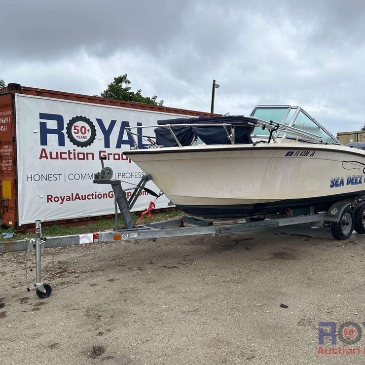 Grady-White 17ft Fishing Boat with T/A Boat Trailer