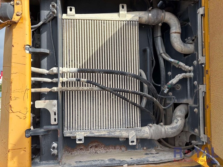 2011-deere-844k-image-20