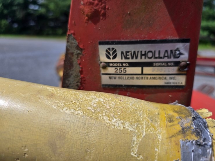 new-holland-255-image-10