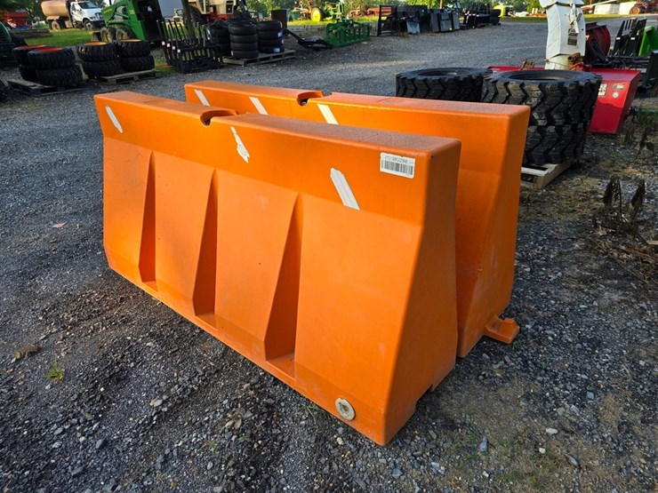 2-6'orange-plastic-barriers-image-4