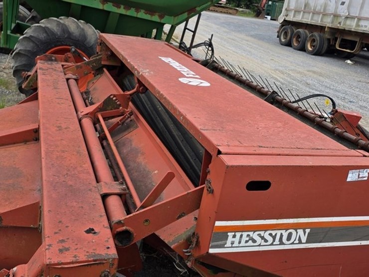 hesston-1120-image-16
