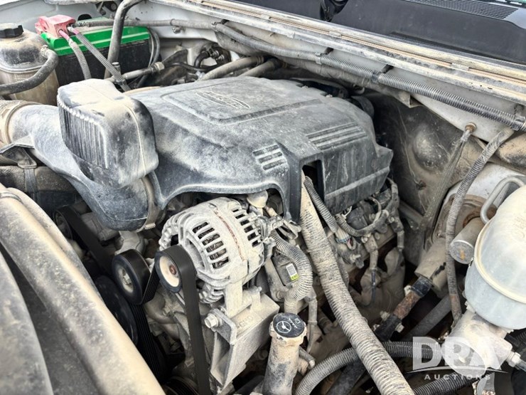 2013-chevrolet-3500hd-image-50