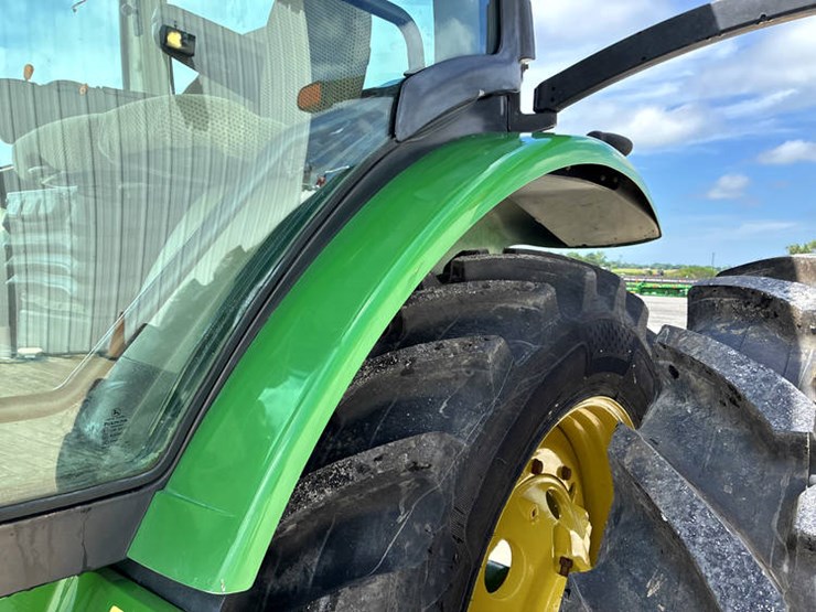 2014-john-deere-8285r-image-34