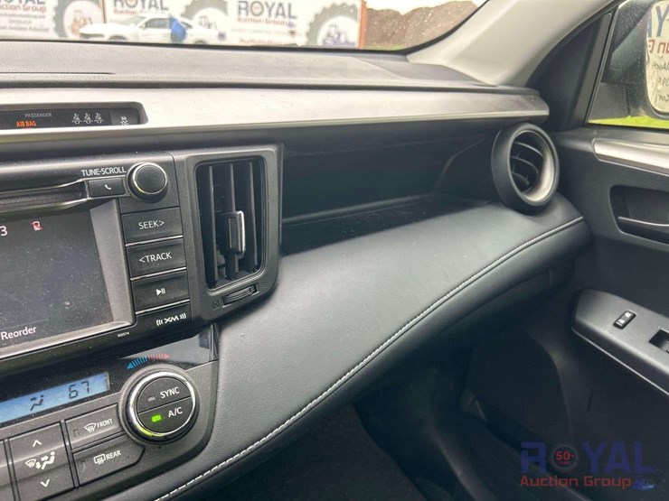 2018-toyota-rav4-image-18