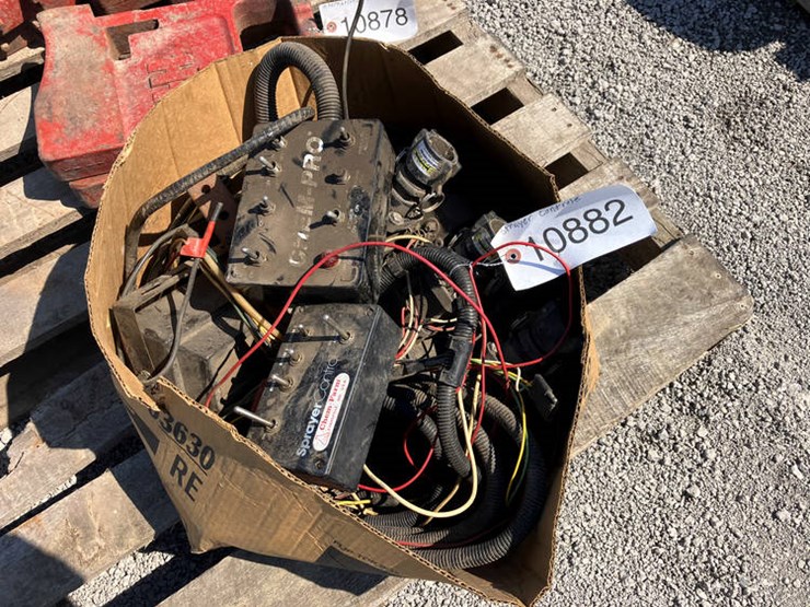 #10882-•-sprayer-controls-image-1