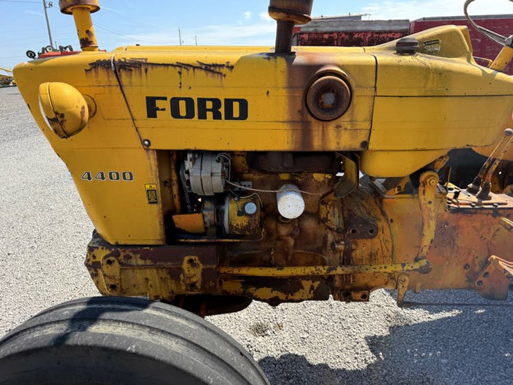 ford-4400-image-10