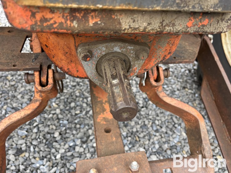 1957-allis-chalmers-d17-image-11