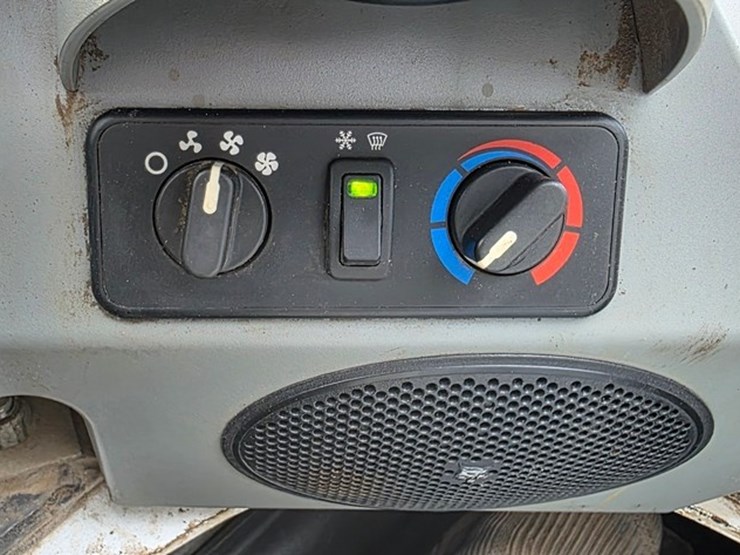 2020-bobcat-s850-image-50