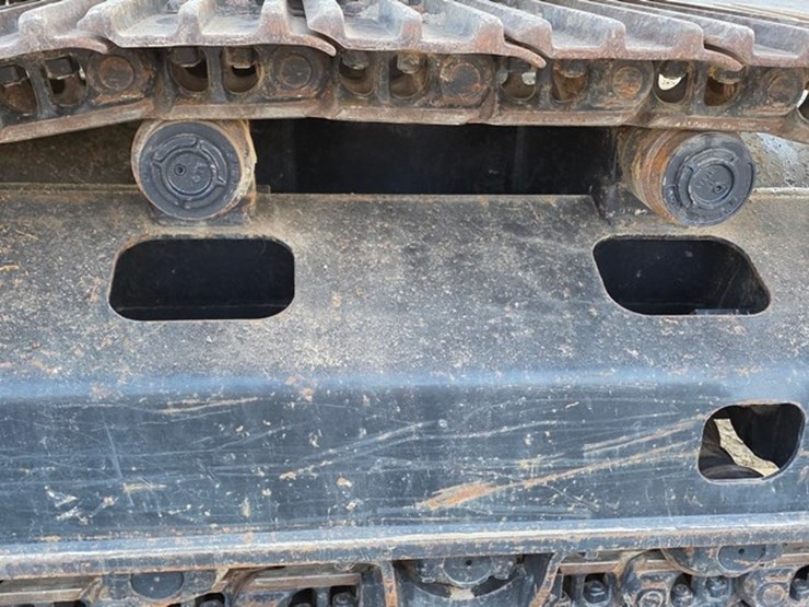 2013-deere-160g-lc-image-38