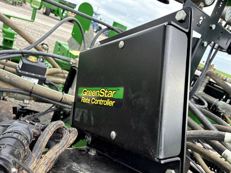 2023-john-deere-2510h-image-22